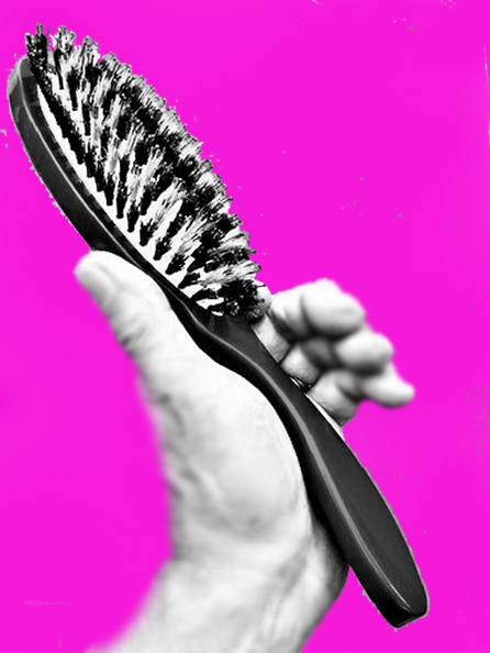 Ergonomic sculpting to the hand for balance and ease of use.